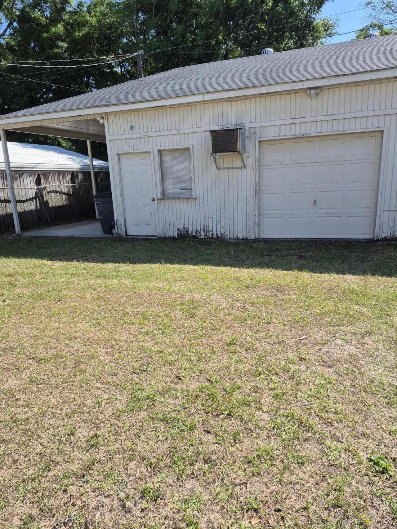 2623 Woodlawn Avenue Photo 13