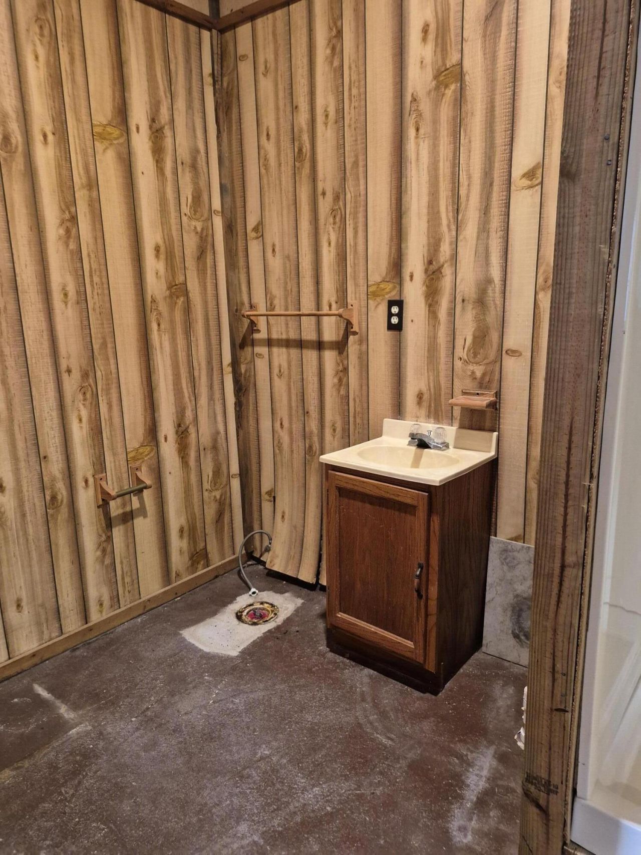 2623 Woodlawn Avenue Photo 17