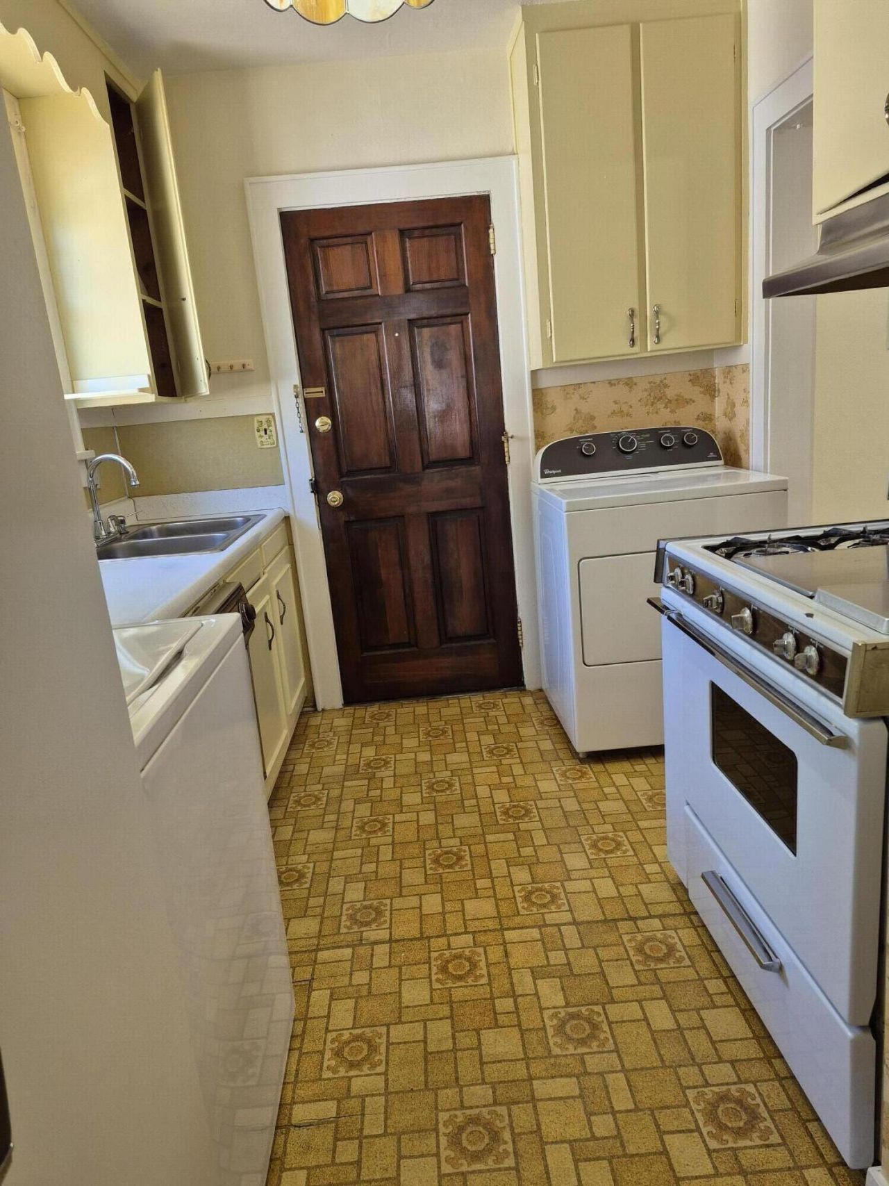 2623 Woodlawn Avenue Photo 4