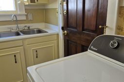 2623 Woodlawn Avenue photo 4