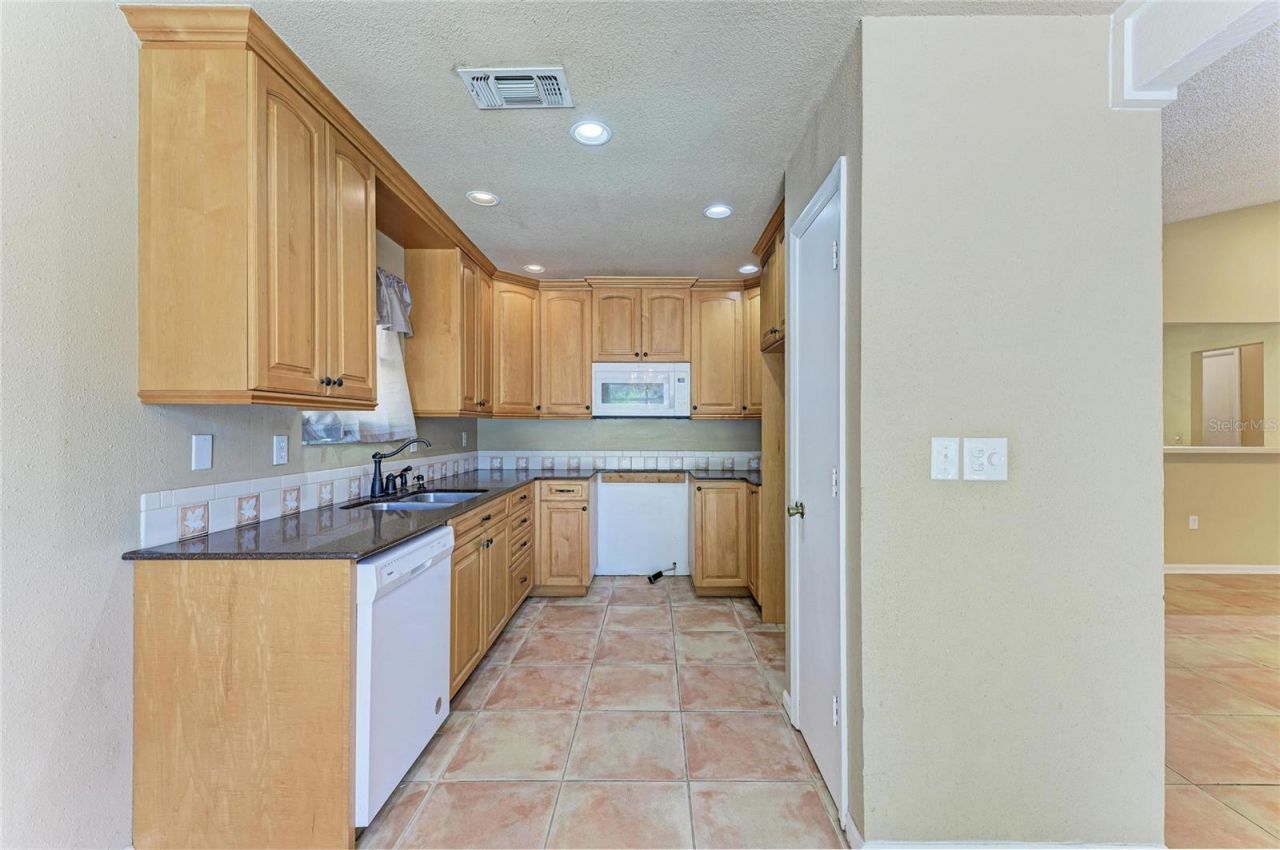 903 Plum Tree Lane , Sarasota, FL 34243 Photo