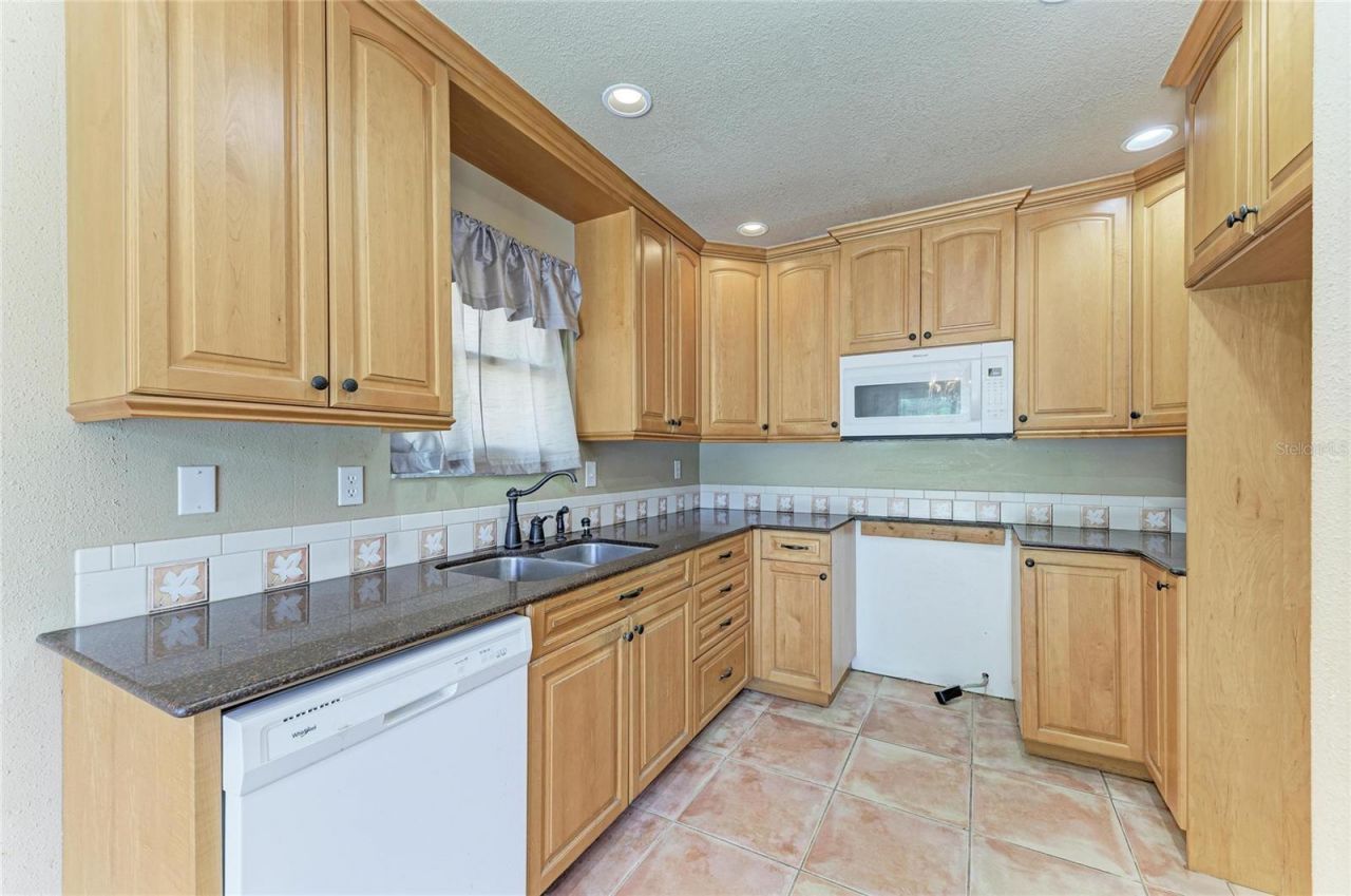 903 Plum Tree Lane , Sarasota, FL 34243 Photo