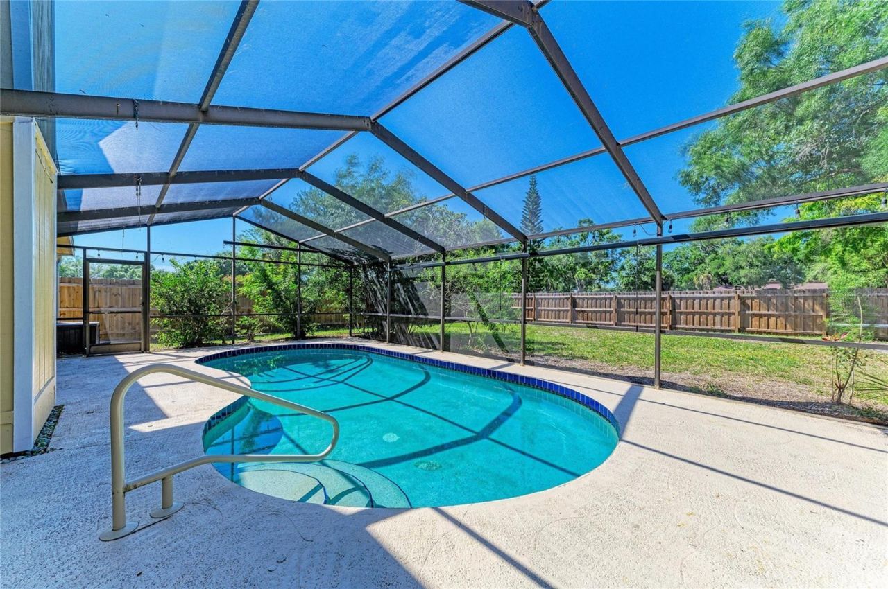 903 Plum Tree Lane , Sarasota, FL 34243 Photo
