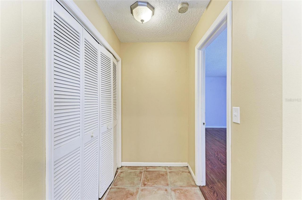 903 Plum Tree Lane , Sarasota, FL 34243 Photo