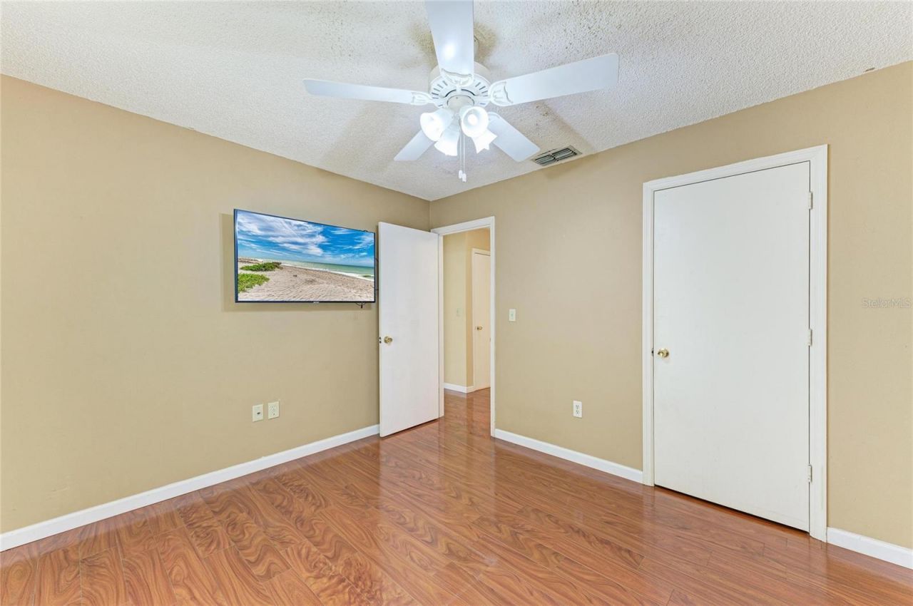 903 Plum Tree Lane , Sarasota, FL 34243 Photo