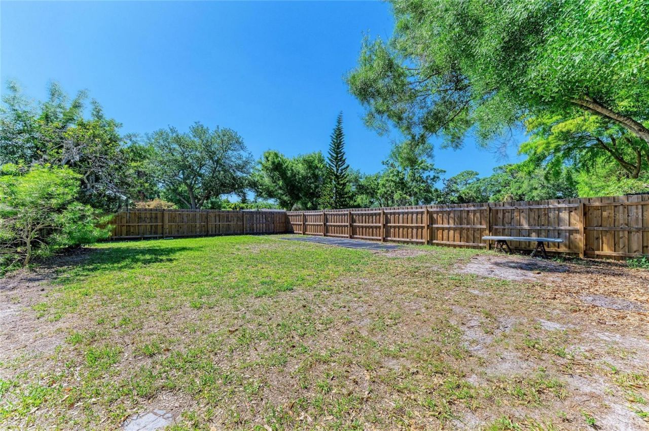 903 Plum Tree Lane , Sarasota, FL 34243 Photo