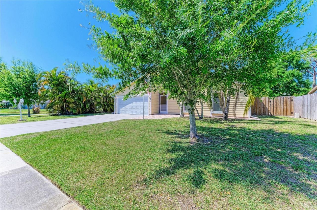 903 Plum Tree Lane , Sarasota, FL 34243 Photo