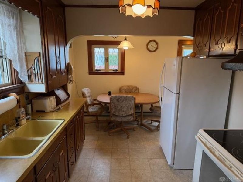 330 W 1st Street, Springfield Township, OH 45504 Photo 6