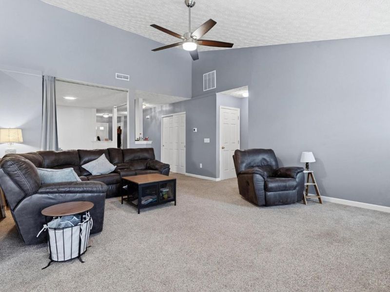 898 Greengate Drive, Lebanon, OH 45036 Photo 6