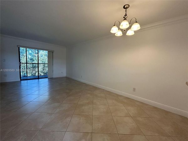10613 NW 11th St , Unit 205, Pembroke Pines, FL 33026