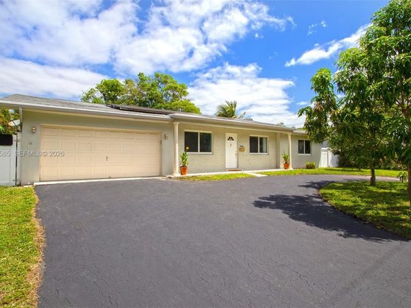 7481 NW 11th Pl, Plantation, FL 33313