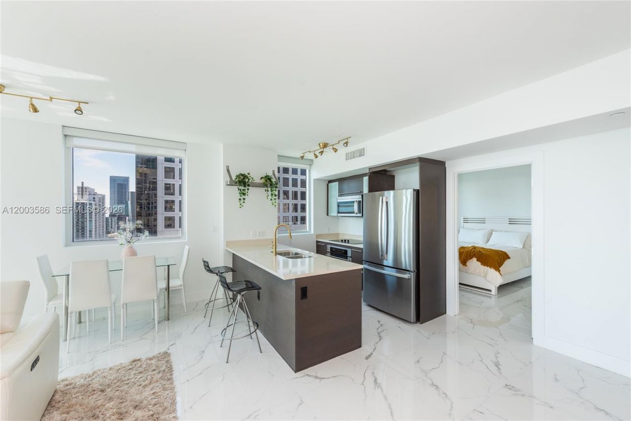 500 Brickell Ave , Unit 3802, Miami, FL 33131 Photo