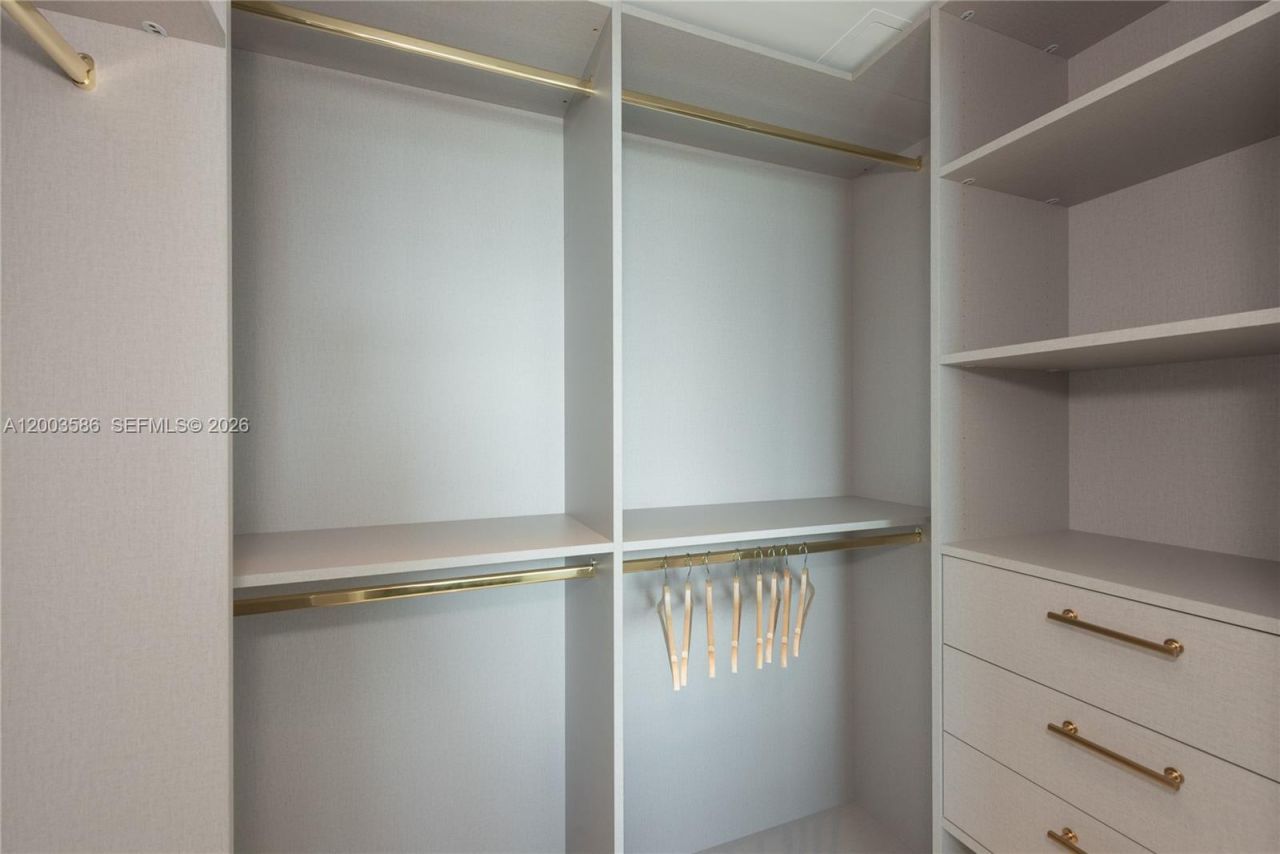 500 Brickell Ave , Unit 3802, Miami, FL 33131 Photo