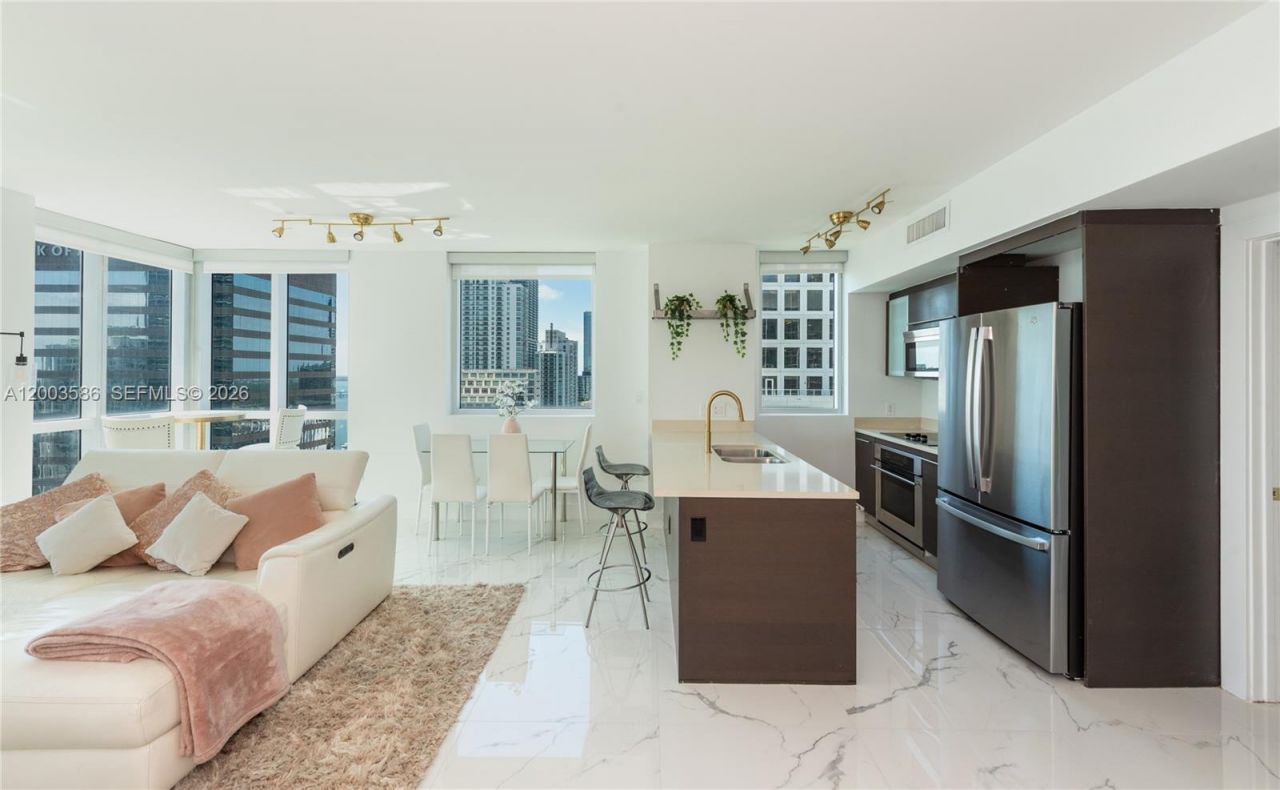 500 Brickell Ave , Unit 3802, Miami, FL 33131 Photo