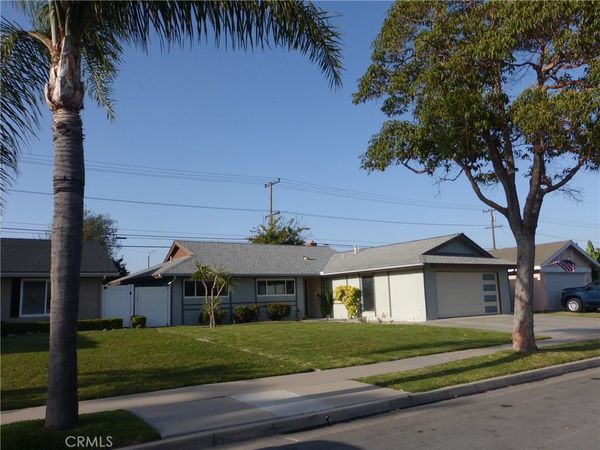 8881 Albatross Dr , Huntington Beach, CA 92646
