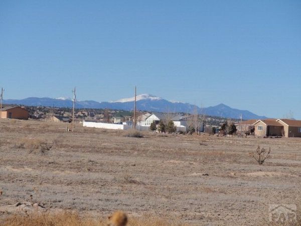 515 E Fredonia Dr, Pueblo West, CO 81007