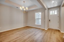 2704 Whitehorn Way photo 4