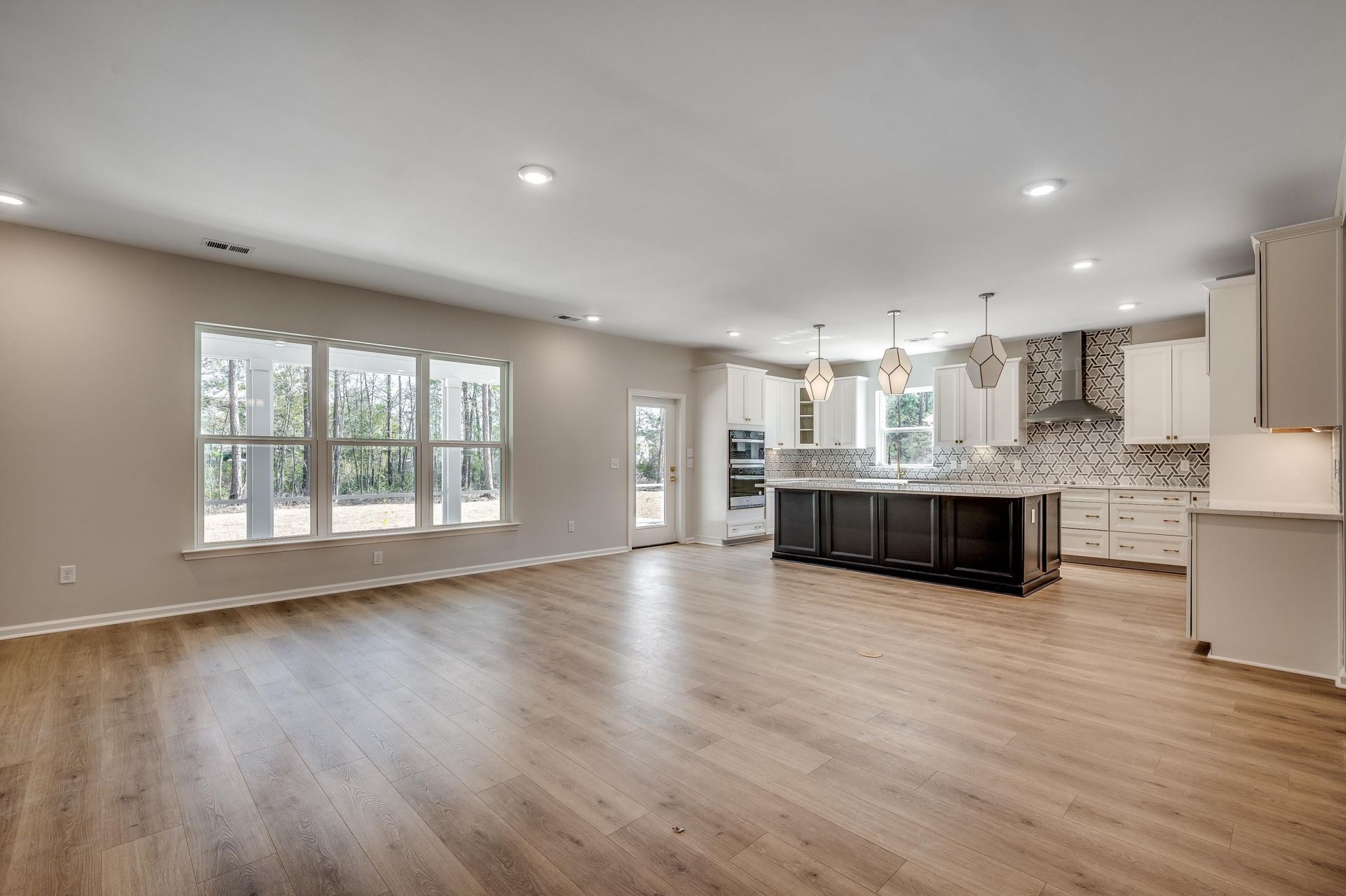 2704 Whitehorn Way Photo 5