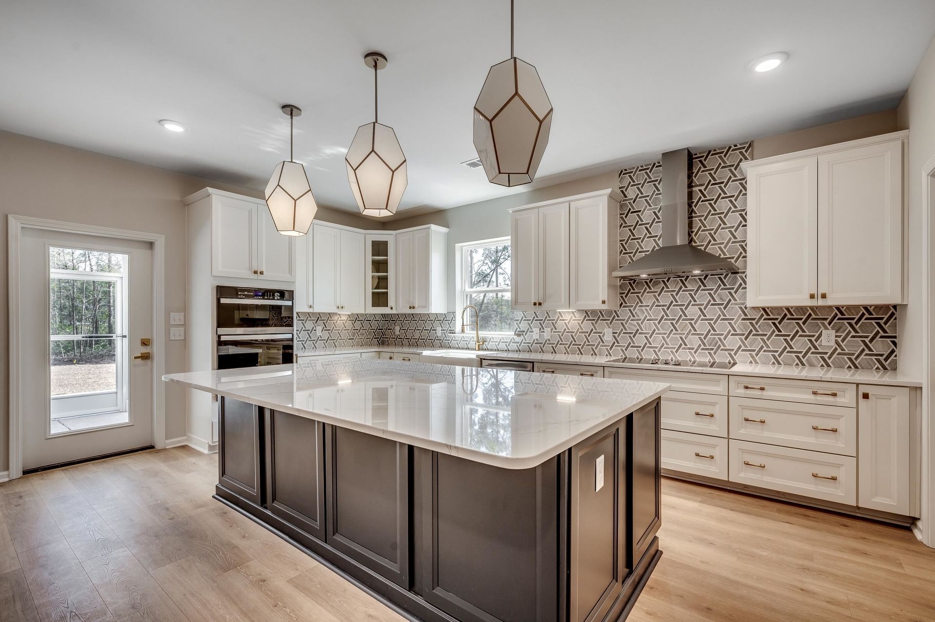 2704 Whitehorn Way Photo 9