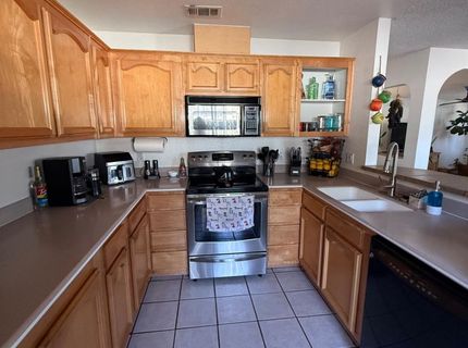 1408 Youngs Ave, Sacramento, CA 95838 Photo