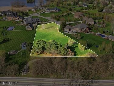 69225 Lake Point Court , Bruce Twp, MI 48065