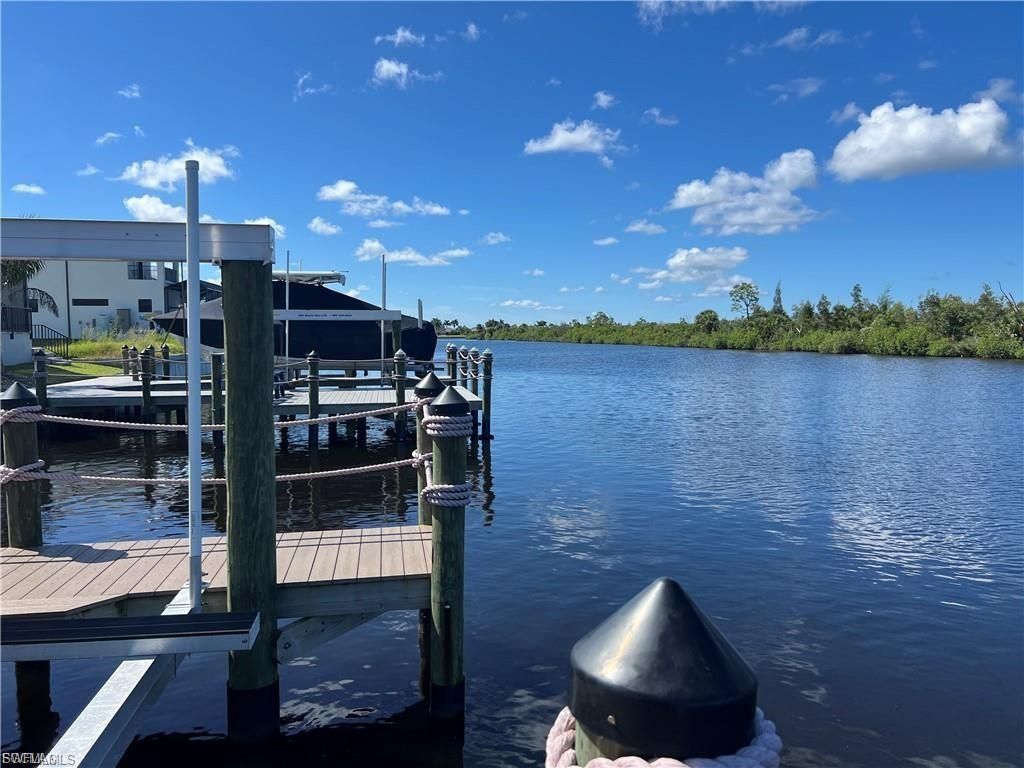 1524 NW 42nd Ave , Cape Coral, FL 33993 Photo