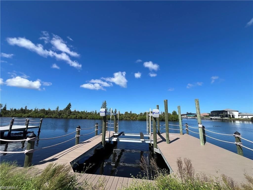 1524 NW 42nd Ave , Cape Coral, FL 33993 Photo