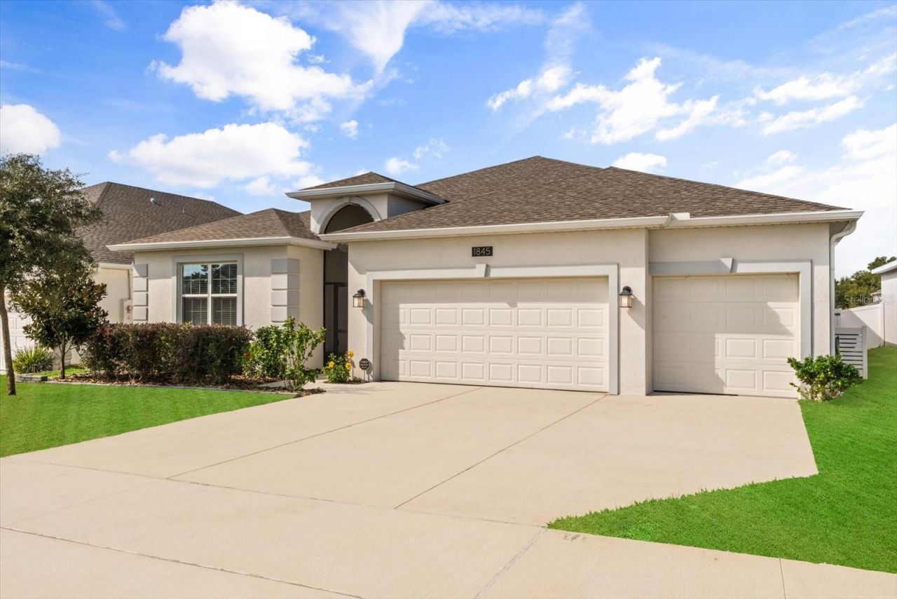 1845 Perch Hammock Loop , Groveland, FL 34736 Main Photo