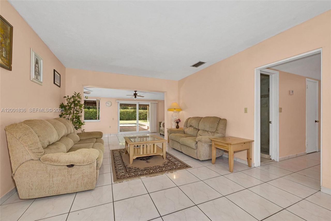 8355 SW 131st St , Pinecrest, FL 33156 Photo