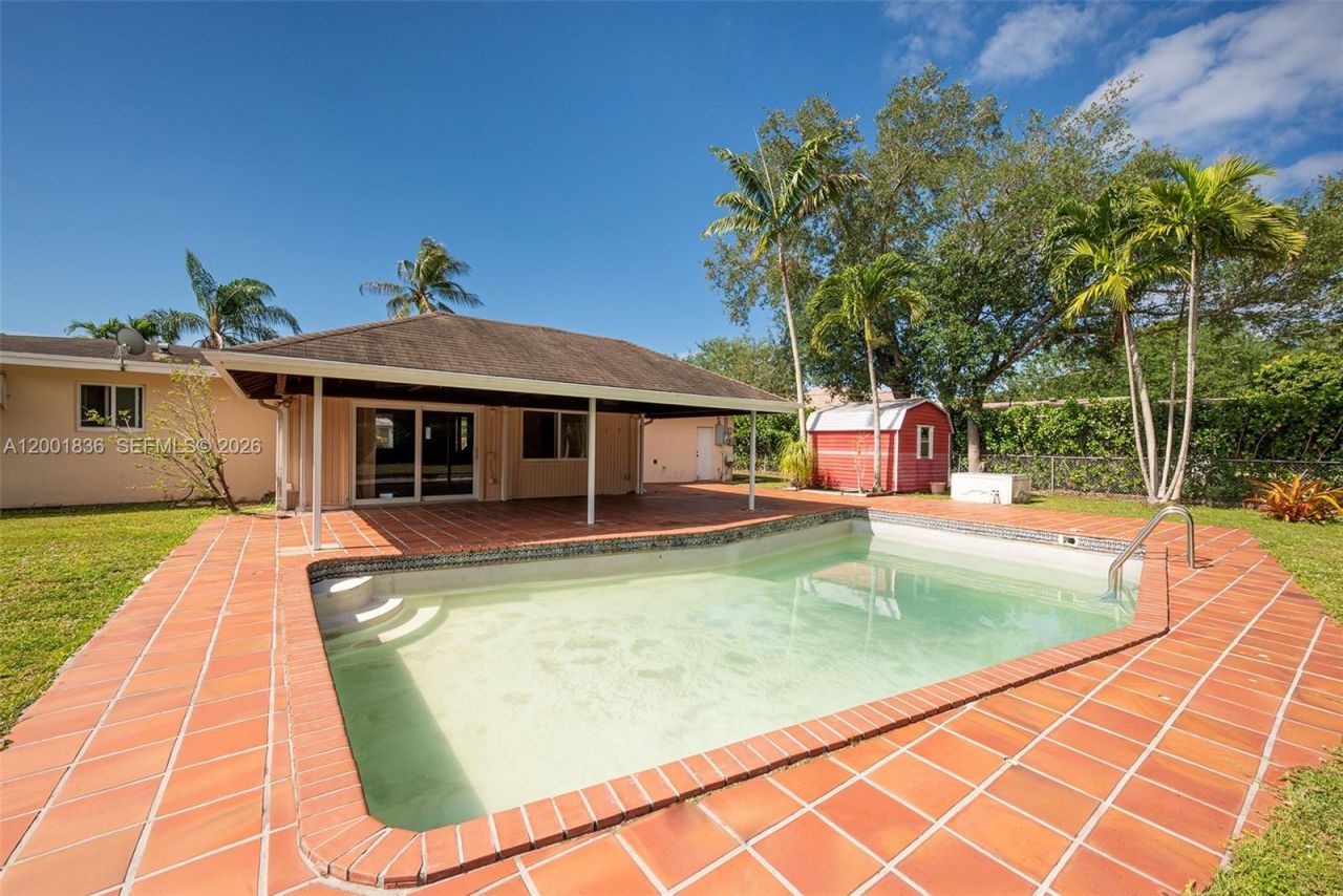 8355 SW 131st St , Pinecrest, FL 33156 Photo