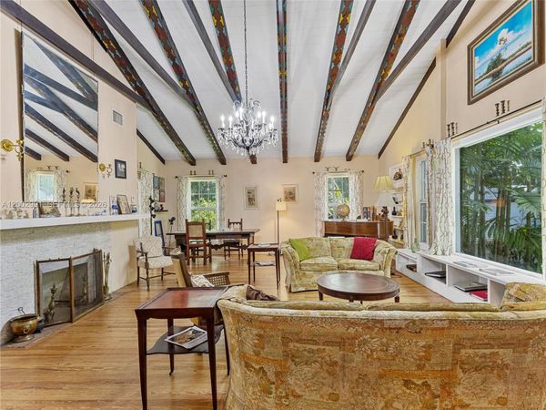 2724 NW 19th Ave , Miami, FL 33142