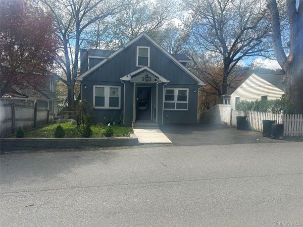 93 Lake Drive, Lake Peekskill, NY 10537