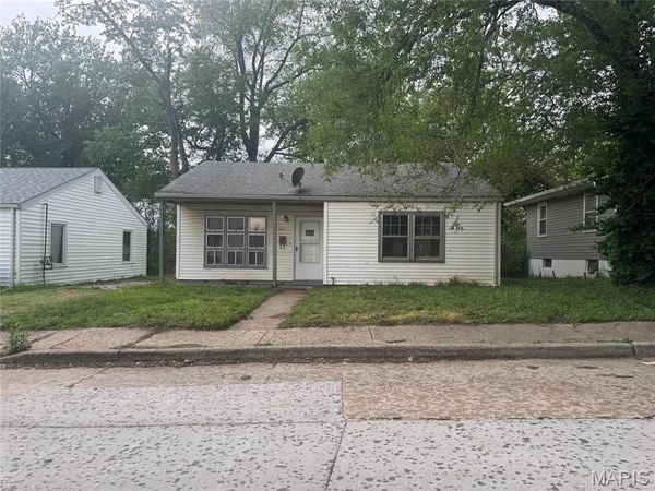 305 Mueller Avenue , St Louis, MO 63135