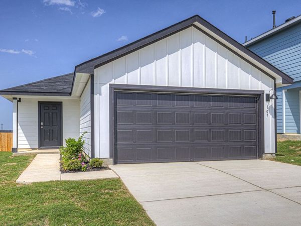 107 HOWARD DRIVE, Maxwell, TX 78656