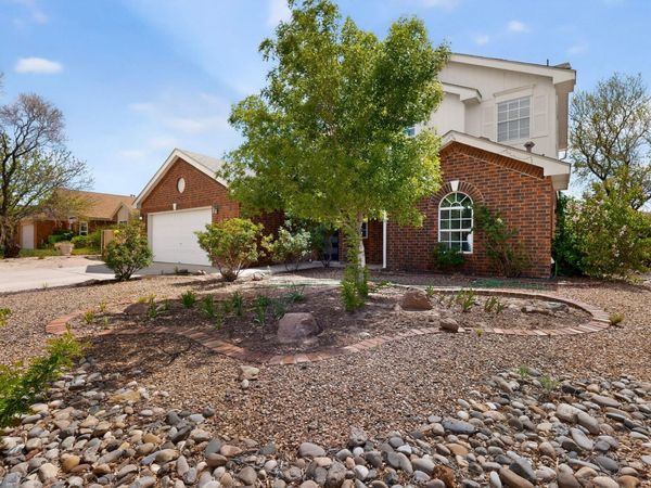 76 Juniper Avenue, Los Lunas, NM 87031