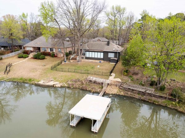 8 Riverwood Place, Maumelle, AR 72113