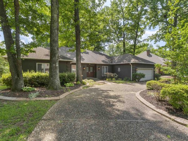 8 Riverwood Place, Maumelle, AR 72113