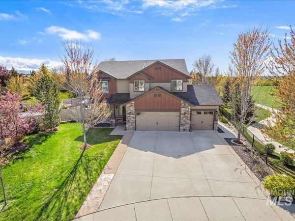 2715 E Snocreek Dr, Eagle, ID 83616