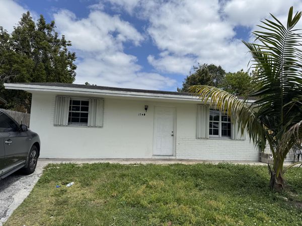 1740 SW 70th Way, North Lauderdale, FL 33068