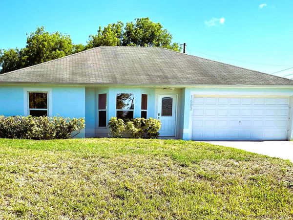 1682 SW Glacador Avenue, Port St. Lucie, FL 34953