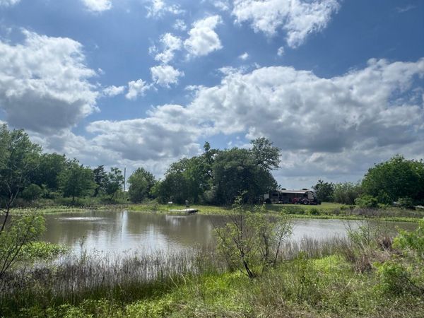 256 Stolle LN, Flatonia, TX 78941