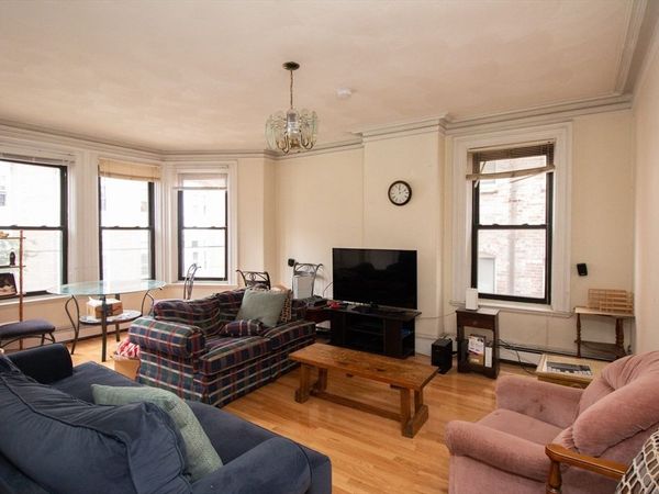 10 Davis Ave, Unit C, Brookline, MA 02445