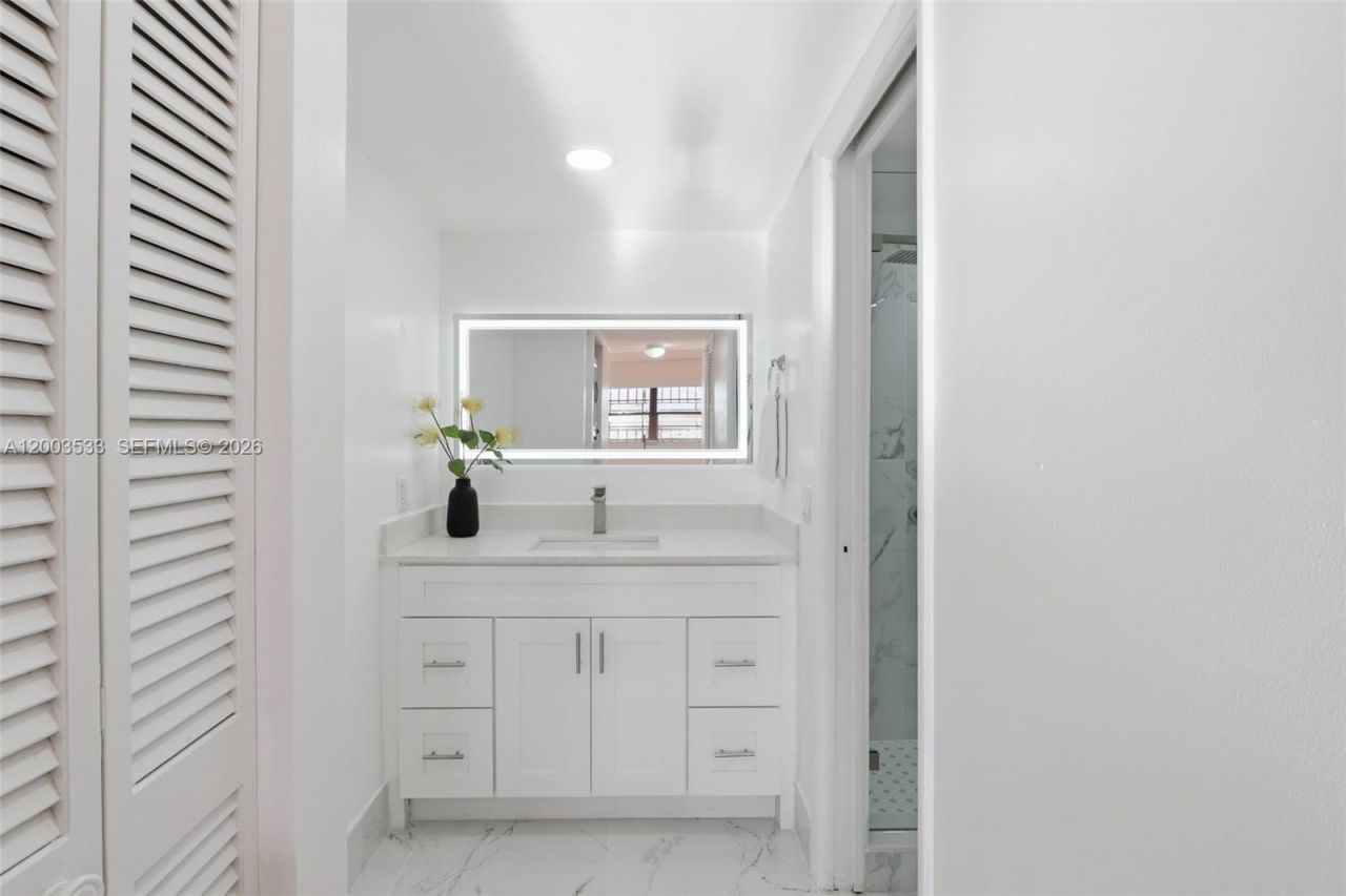 995 SW 84th Ave, Unit 126, Miami, FL 33144 Photo