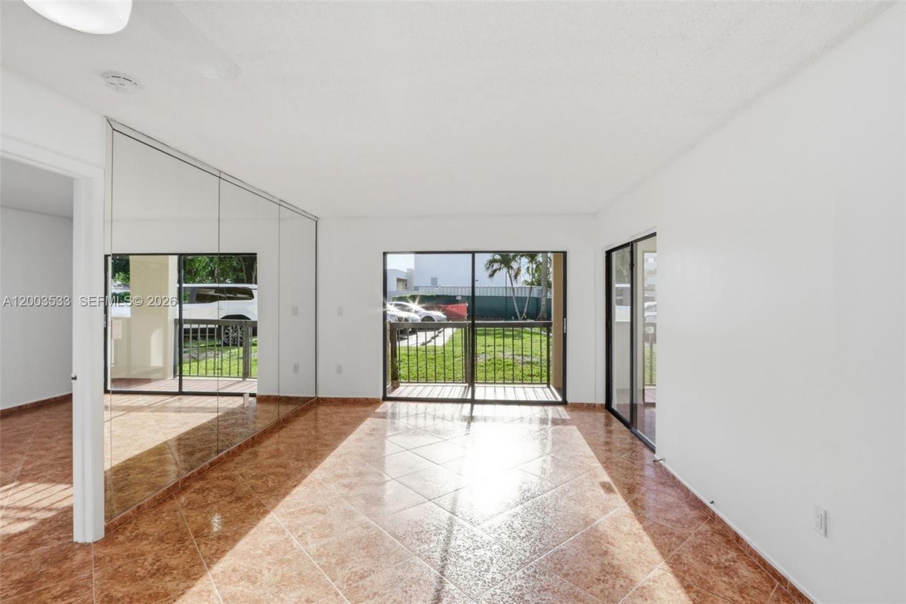 995 SW 84th Ave, Unit 126, Miami, FL 33144 Photo