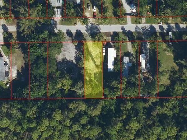 2602 Holly AVE , NAPLES, FL 34112