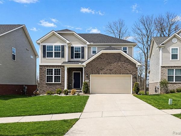 58904 Calabrese Drive, Lyon Twp, MI 48178
