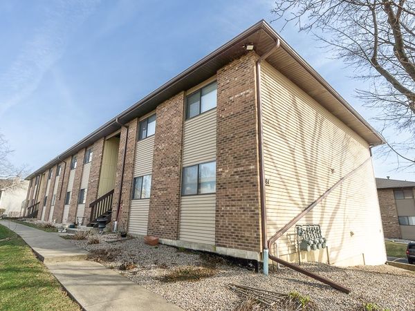 381 S Collins Street , Unit B, South Elgin, IL 60177