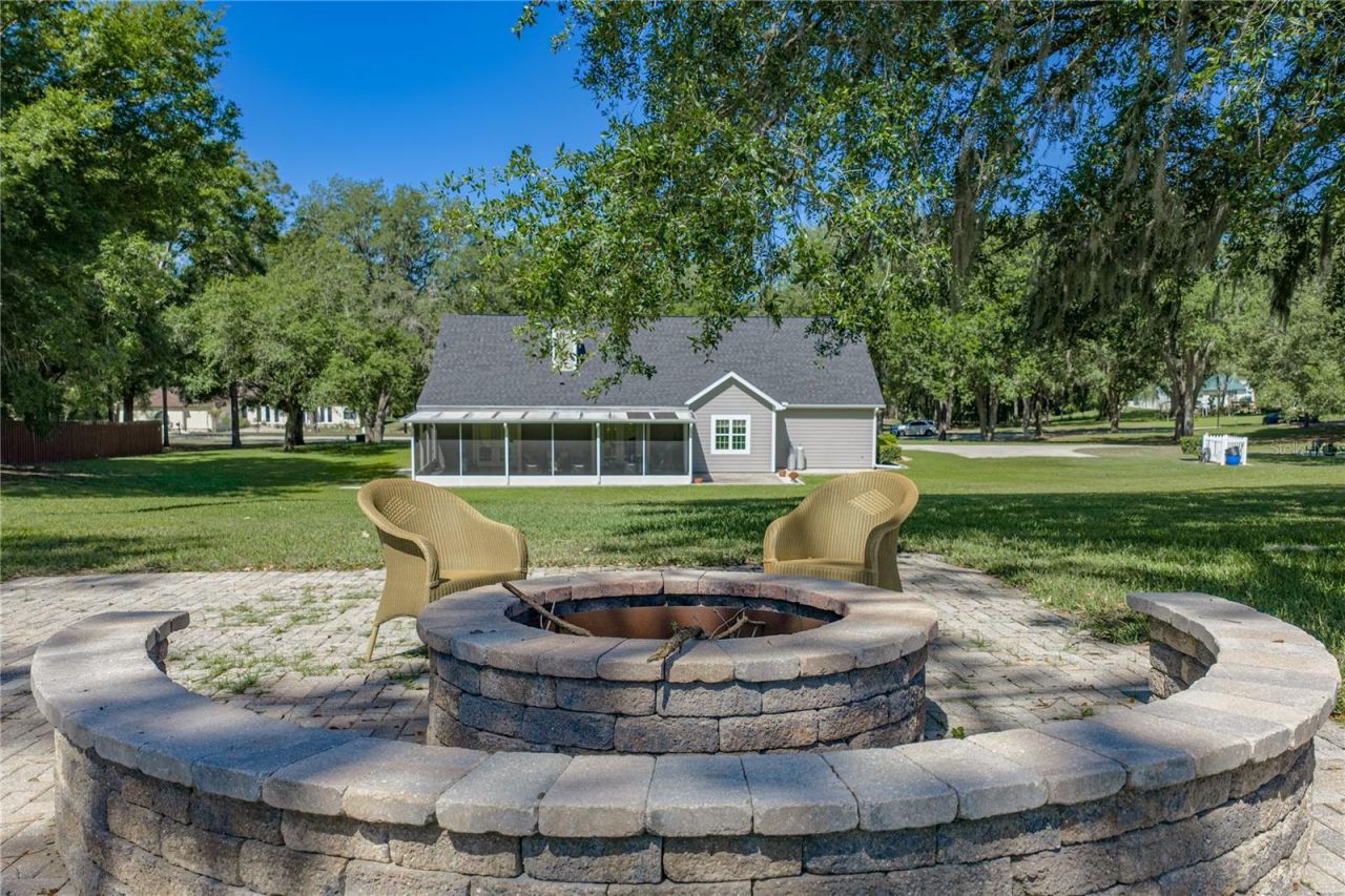 810 Savannah Oaks Drive, Brooksville, FL 34602 Photo