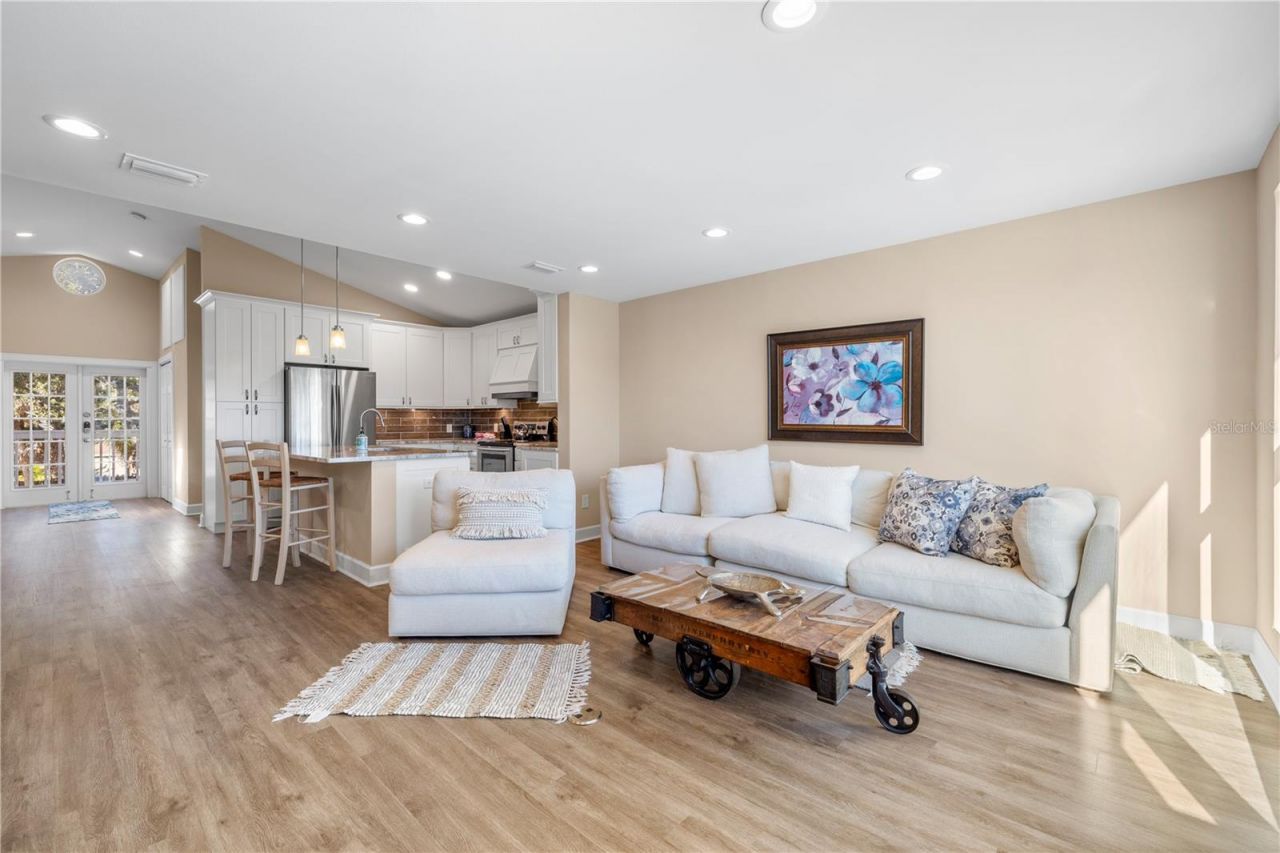 5169 Oxford Drive, Sarasota, FL 34242 Photo