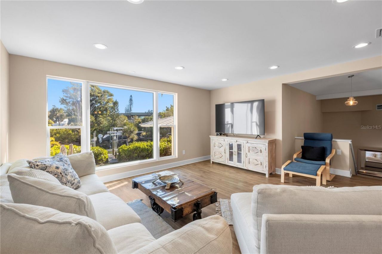 5169 Oxford Drive, Sarasota, FL 34242 Photo